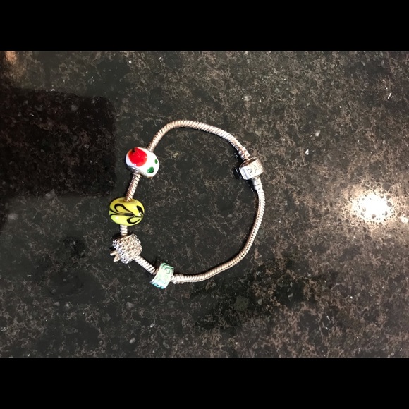 Pandora sterling silver with charms - Picture 3 of 3